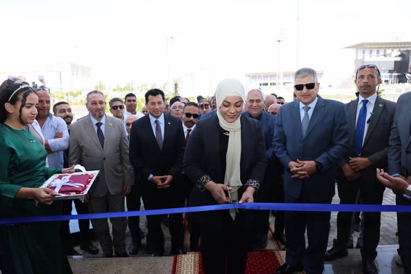  وزير الشباب والرياضة ورئيس هيئة قناة السويس يشهدان افتتاح الصالة الدولية لرفع الأثقال  