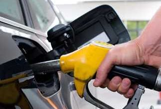 خبير اقتصادي يتوقع رفع أسعار الوقود: سيكون محدد ليواكب معدلات التضخم 12 خبير اقتصادي يتوقع رفع أسعار الوقود: سيكون محدد ليواكب معدلات التضخم