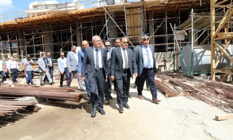 محافظ الشرقية ورئيس جامعة الزقازيق يتفقدان أعمال إنشاء مستشفى السلام التابعة للجامعة بالزقازيق