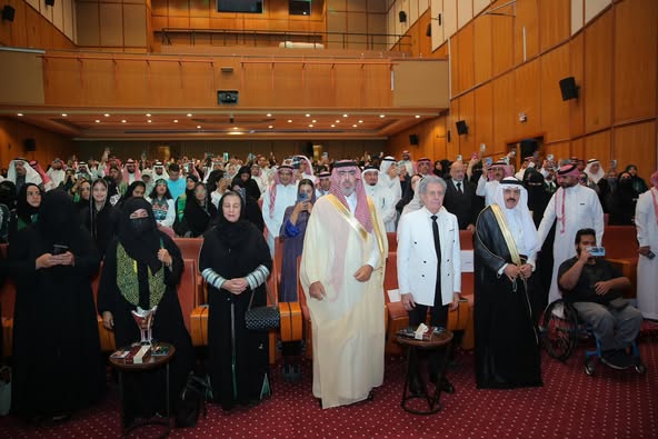200 فنان وفنانة يحتفلون باليوم الوطني السعودي بجدة