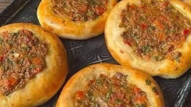 طريقة عمل خبز طري محشي باللحمة المفرومة