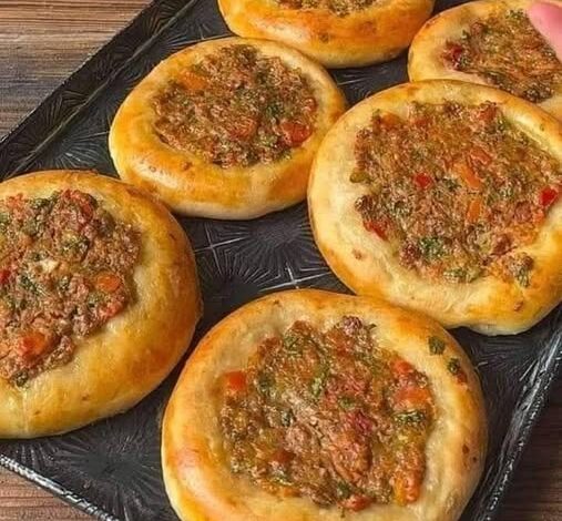 طريقة عمل خبز طري محشي باللحمة المفرومة
