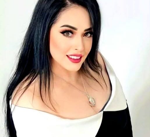 هند عاكف تعود للمسرح بذكريات العالمة باشا بمسرحية عجب العجاب
