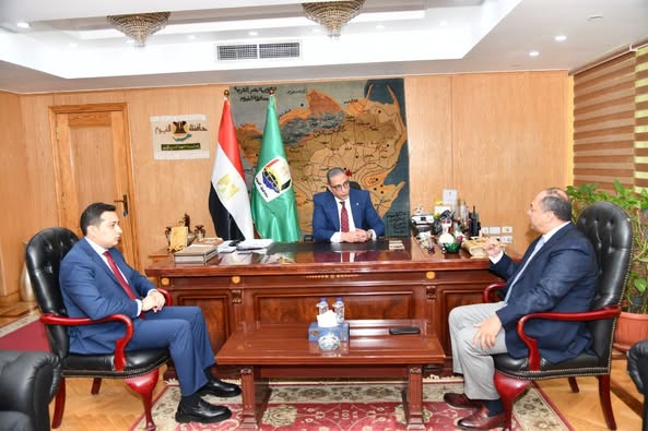 رئيس هيئة تنمية الصعيد يلتقي محافظ الفيوم لبحث آليات الاستغلال الأمثل للفرص الاستثمارية