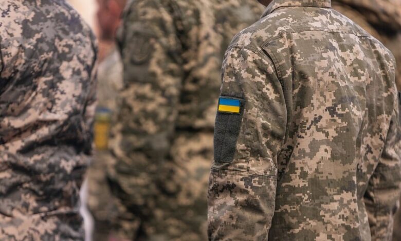 جندى أوكراني سابق يروي تفاصيل مروعة حول ما يتعرض له جنود بلاده