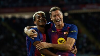 فوز برشلونة على ضيفه ريال سوسييداد لينتزع الصدارة من ريال مدريد  