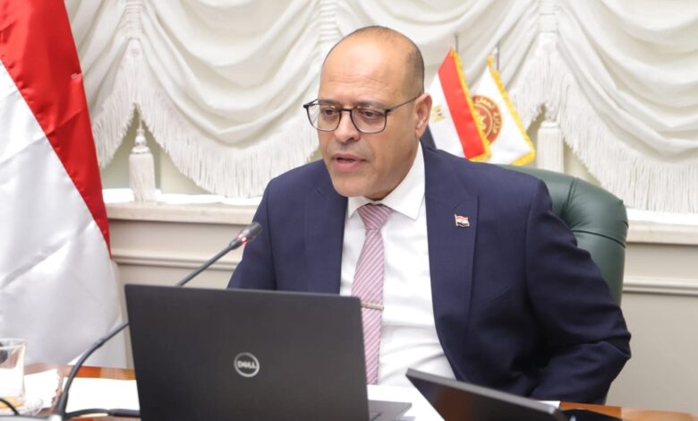 وزير العمل: الخميس المقبل إجازة رسمية مدفوعة الأجر للعاملين بالقطاع الخاص  1 وزير العمل: الخميس المقبل إجازة رسمية مدفوعة الأجر للعاملين بالقطاع الخاص