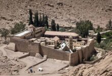 رئيس أساقفة دير " سانت كاترين " يواجه اتهامات بسوء أستخدام سلطاته وإثارة الفتن