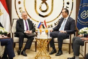السبكي : يلتقي السفير الروسي لدى مصر لمتابعة مشروعات الاستثمار الصحي