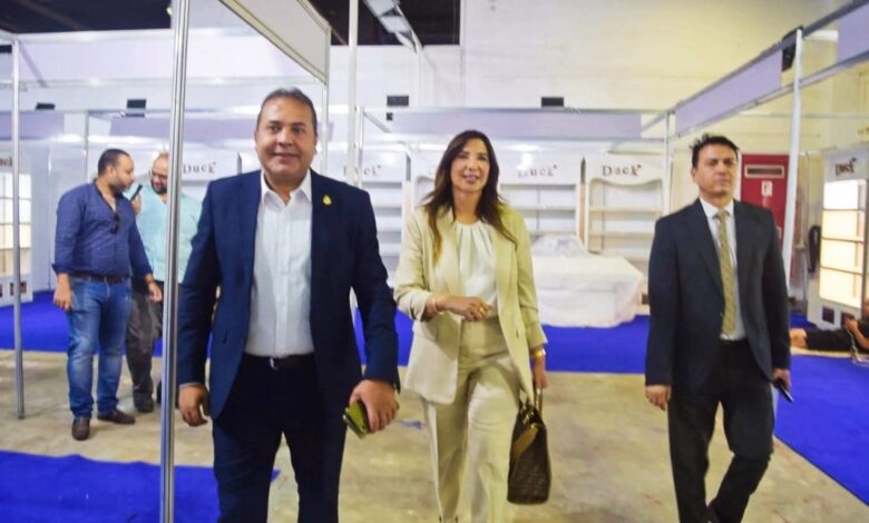 لجنة سيدات الاعمال تتفقد جناح أصحاب الحرف اليدوية بمعرض أهلا مدارس الرئيسي بمدينة نصر