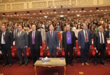 رئيس الطائفة الإنجيلية يشهد حفل تخرج طلبة كلية رمسيس الجديدة بحضور محافظ القاهرة