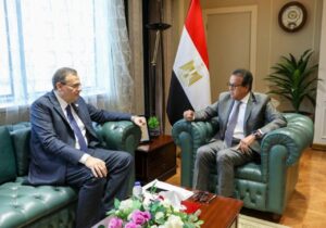 وزير الصحة والسكان يستقبل رئيس الجهاز المركزي للتنظيم والإدارة 