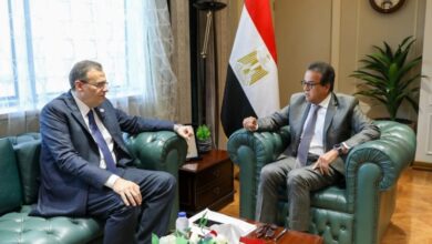 وزير الصحة والسكان يستقبل رئيس الجهاز المركزي للتنظيم والإدارة 