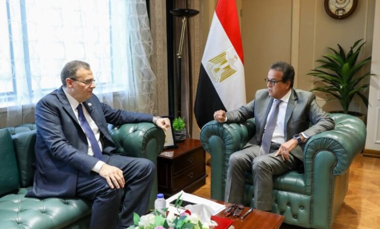 وزير الصحة والسكان يستقبل رئيس الجهاز المركزي للتنظيم والإدارة 