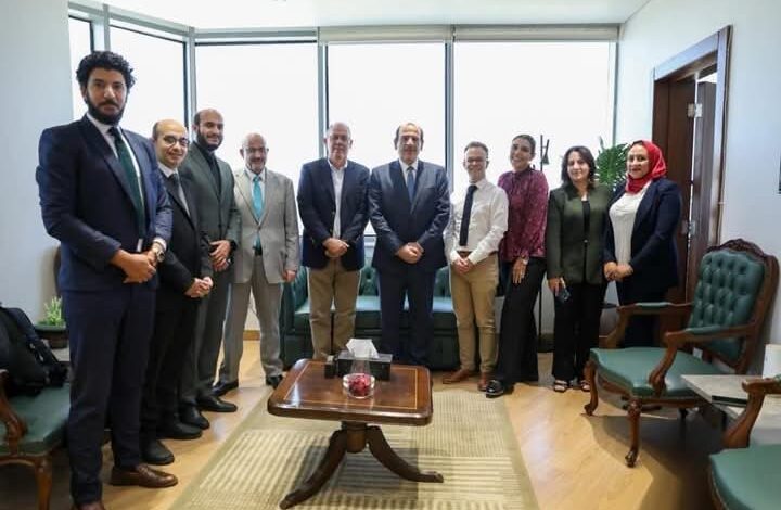 نائب وزير الصحة يعقد اجتماعًا مع وفد اللجنة الدولية للاعتماد في مكافحة مقاومة المضادات الحيوية 1 نائب وزير الصحة يعقد اجتماعًا مع وفد اللجنة الدولية للاعتماد في مكافحة مقاومة المضادات الحيوية