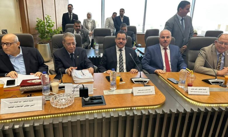 رئيس جامعة الوادي الجديد الأهلية يشهد توقيع بروتوكول منحة “الدكتور علي المصيلحي” التعليمية 1 رئيس جامعة الوادي الجديد الأهلية يشهد توقيع بروتوكول منحة “الدكتور علي المصيلحي” التعليمية