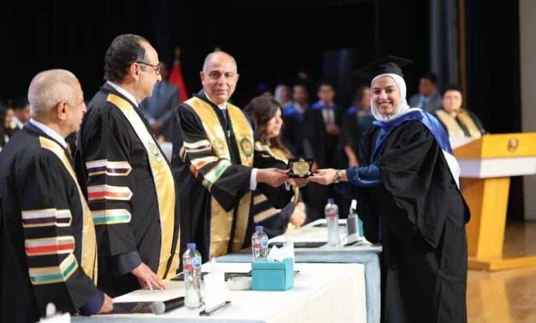 محافظ المنيا يشارك في حفل تخريج الدفعة 25 بالأكاديمية البحرية للتكنولوجيا والمعلومات 1 محافظ المنيا يشارك في حفل تخريج الدفعة 25 بالأكاديمية البحرية للتكنولوجيا والمعلومات