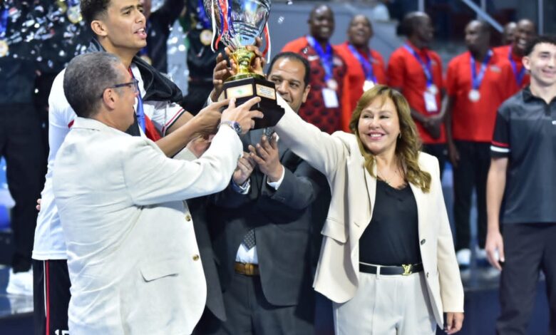 بشرى حجيج تتوج منتخب مصر بكأس إفريقيا للشباب للكرة الطائرة بعد فوزه على الكاميرون 1 بشرى حجيج تتوج منتخب مصر بكأس إفريقيا للشباب للكرة الطائرة بعد فوزه على الكاميرون