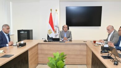 سويلم يتابع موقف "مشروع تطوير منظومة الري والصرف بواحة سيوة"