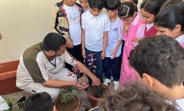 بيئة جدة تنفذ مبادرة للتشجير والتوعية البيئية بمدرسة الطفولة المبكرة 1 بيئة جدة تنفذ مبادرة للتشجير والتوعية البيئية بمدرسة الطفولة المبكرة