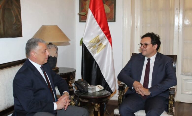وزير الثقافة ومحافظ الإسماعيلية يبحثان ترتيبات الاحتفال بعام أم كلثوم بالمحافظة