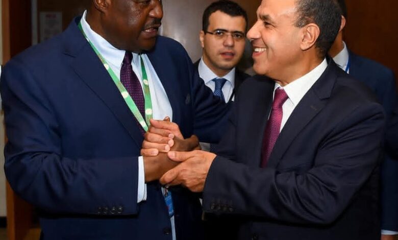 وزير الخارجية يلتقي رئيس برلمان عموم أفريقيا 1 وزير الخارجية يلتقي رئيس برلمان عموم أفريقيا