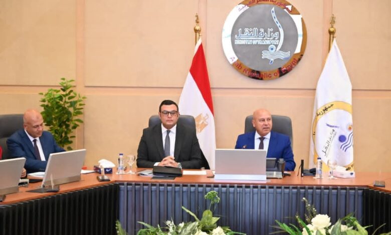 وزير الصناعة يبحث مع وزير الإسكان موقف ترفيق المناطق الصناعية لطرح الأراضي أول ديسمبر المقبل