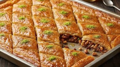 طريقة عمل الجلاش الحلو بالمكسرات
