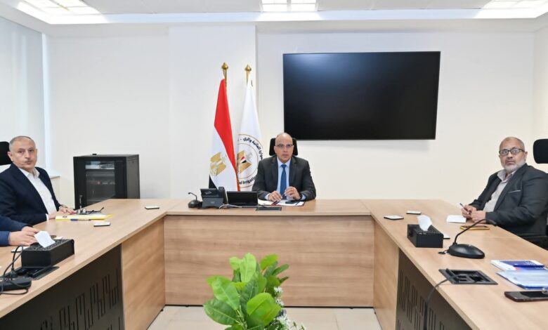 سويلم يتابع موقف مجهودات الوزارة لتطوير البحيرات الشمالية وتأمين فرص العمل للصيادين