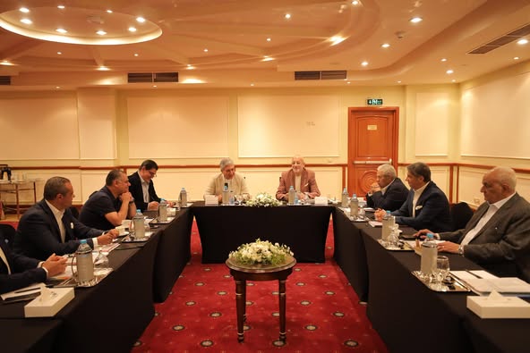 وزير السياحة والآثار يشارك في اجتماع مجلس إدارة غرفة المنشآت الفندقية خلال زيارته للأقصر