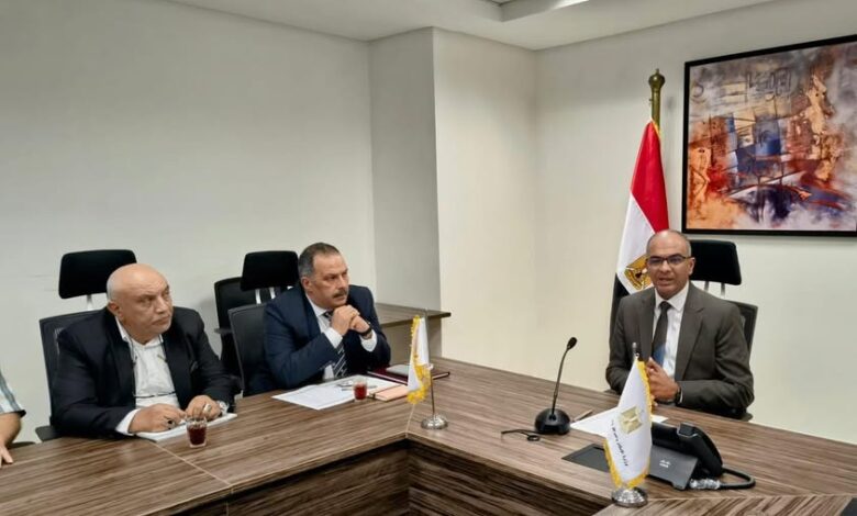 نائب وزير الإسكان يُتابع موقف مشروعات الصرف الصحى ضمن "مشروع الصرف الصحى المتكامل"بالاقصر