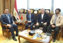 وزير الإسكان يلتقي السفير المغربي لبحث أوجه التعاون بين مصر والمغرب