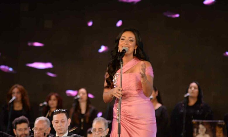 حنان عصام تُطرب جمهور الأوبرا بأداء مميز بأغنية «جرحتني عيونه السودة» 1 حنان عصام تُطرب جمهور الأوبرا بأداء مميز بأغنية «جرحتني عيونه السودة»