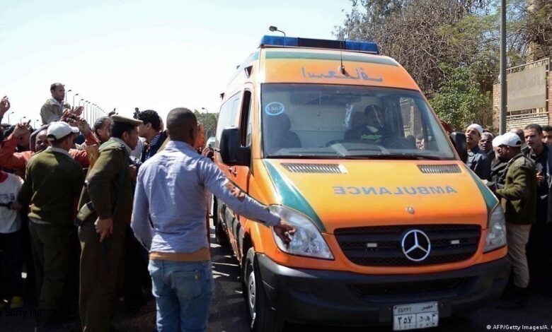 إصابة شخصين في انقلاب سيارة ملاكي بطريق نجع حمادي–دشنا