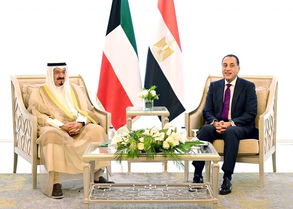 رئيسا وزراء مصر والكويت يعقدان جلسة مباحثات لبحث القضايا ذات الاهتمام المشترك بين البلدين