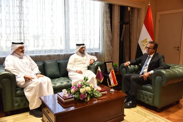  الدكتور خالد عبد الغفار يستقبل وزير الصحة العامة بدولة قطر لبحث سبل التعاون المشترك