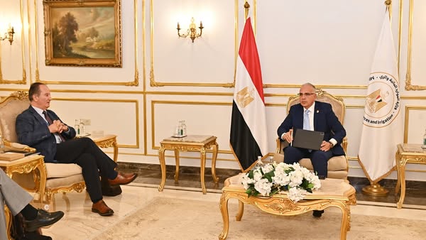 الدكتور سويلم يلتقي رئيس معهد قبرص ضمن فعاليات "أسبوع القاهرة الثامن للمياه"