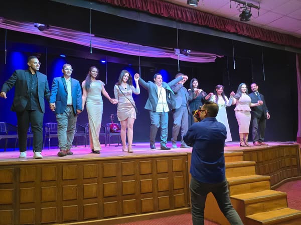 فرقة المسرح المصري تبهر جمهورها بمشهد من «وردة وبليغ» وعلاقته بإنتصارات أكتوبر