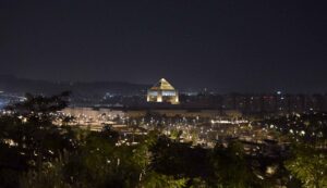 رئيس الوزراء يتفقد سير العمل بمشروع حدائق "تلال الفسطاط"