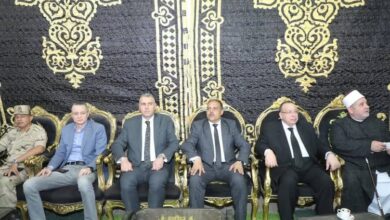 محافظ الشرقية يُؤدي صلاة الجنازة ويقدم واجب العزاء في وفاة الدكتور أحمد عمر هاشم