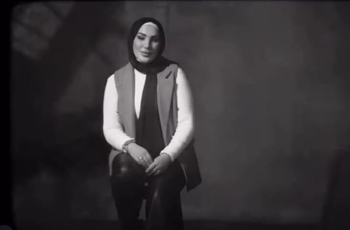 الموزع هشام البنا يحتفل بتصدر أغنية "عيش هتعرف" مع النجمة نداء شرارة التريند