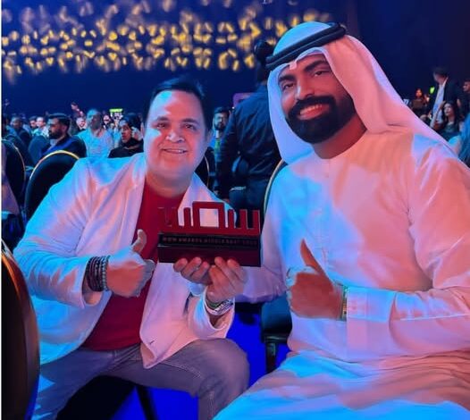 انفراد خاص: تكريم النجم الإماراتي الكلاسيكي الأول أحمد الحوسيني في جائزة "واو الحمراء" 1 انفراد خاص: تكريم النجم الإماراتي الكلاسيكي الأول أحمد الحوسيني في جائزة "واو الحمراء"