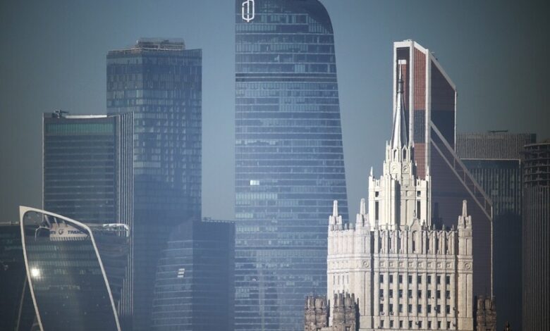 روسيا تحذر مواطنيها من خطر التعرض للاعتقال والاحتجاز في الولايات المتحدة "بتهم سخيفة"