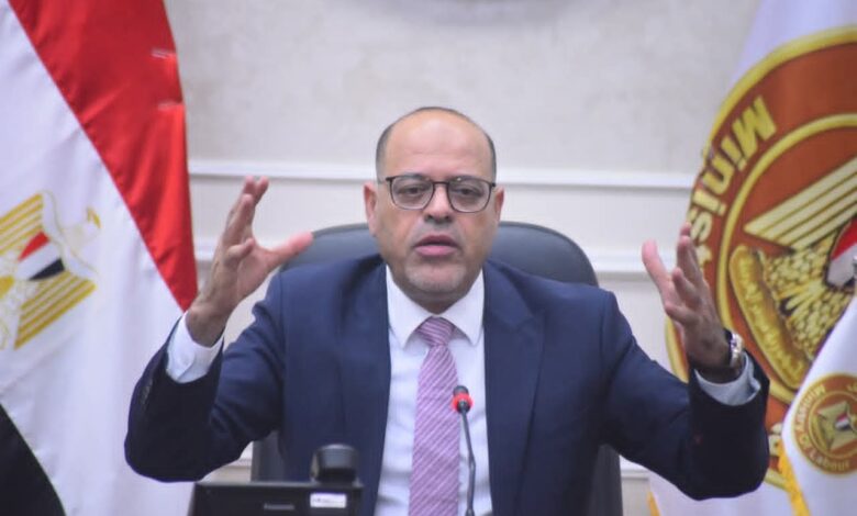 وزارة العمل تواصل تنفيذ قانون العمل الجديد بكل حزم 1 وزارة العمل تواصل تنفيذ قانون العمل الجديد بكل حزم