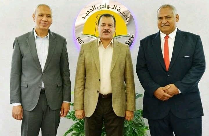 نواب المحافظة يبحثون شكوي طلاب معاهد التمريض مع رئيس جامعة الوادي الجديد