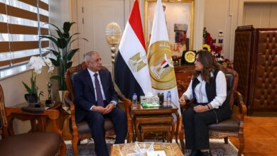 عوض تبحث مع رئيس الأكاديمية العربية للعلوم والتكنولوجيا ملفات التعاون المشتركة