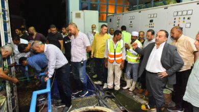 محافظ أسيوط يتابع أعمال إصلاح كسر مفاجئ بمحطة المراغي للصرف الصحي 