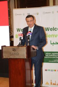 وزير الزراعة يؤكد دعم مصر الدائم للأشقاء من دول القارة السمراء 2 وزير الزراعة يؤكد دعم مصر الدائم للأشقاء من دول القارة السمراء