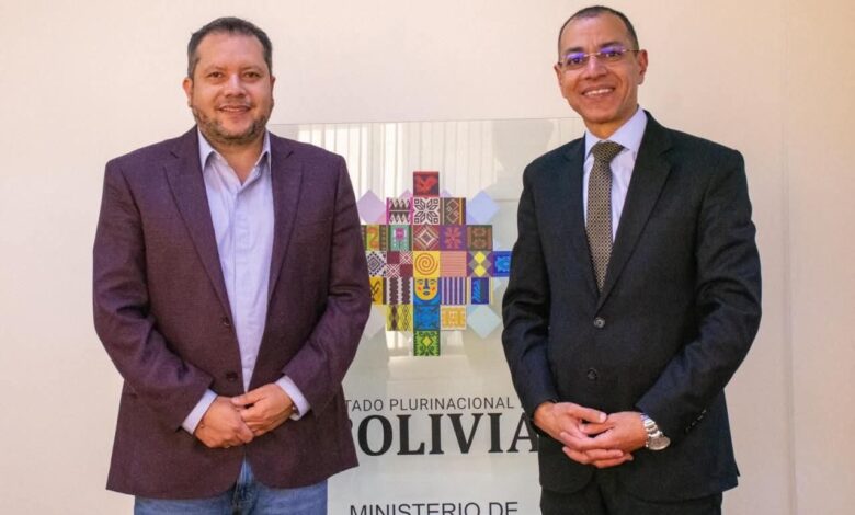 سفير مصر في لاباز يبحث مع وزير الطاقة البوليفي التعاون بين البلدين في مجالات الطاقة 1 سفير مصر في لاباز يبحث مع وزير الطاقة البوليفي التعاون بين البلدين في مجالات الطاقة