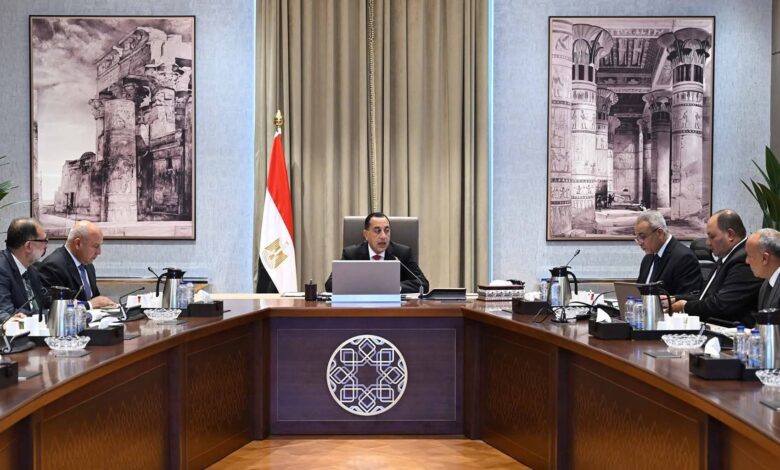 رئيس الوزراء يتابع الإجراءات المتخذة لتوفير اللحوم الحمراء